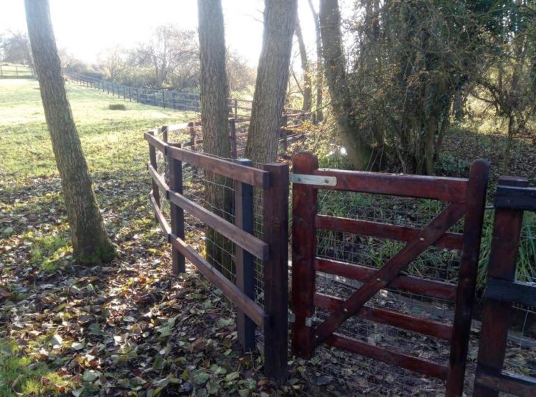 Agricultural fencing | Farm Fencing | Fencing specialists